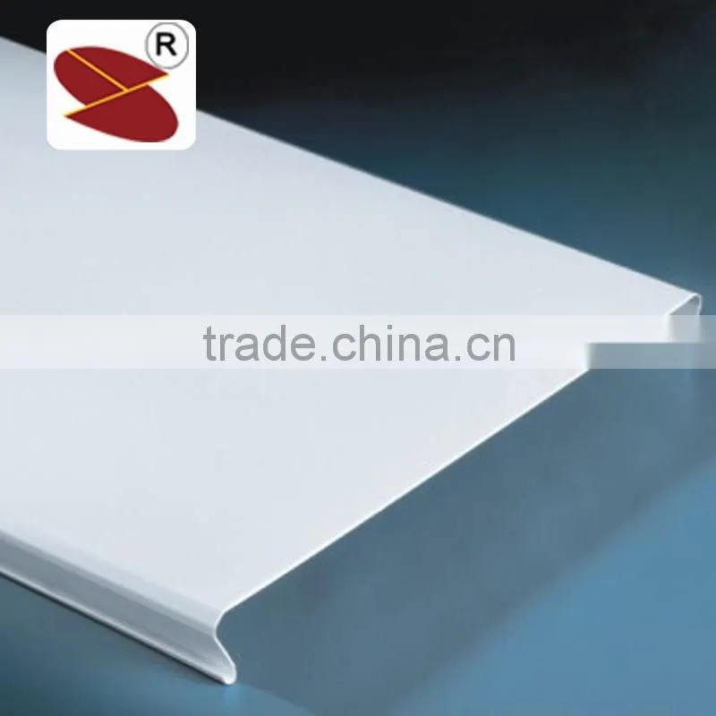 Fashionable white dampproof Decorative Strip ceiling panel