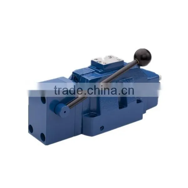Hydraulic cardboard baler manually valve