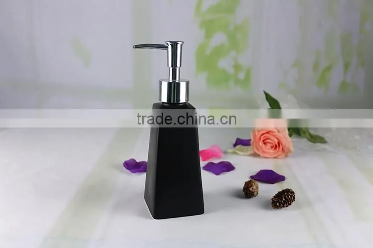 China factory custom design beauty product porcelain perfume bottle