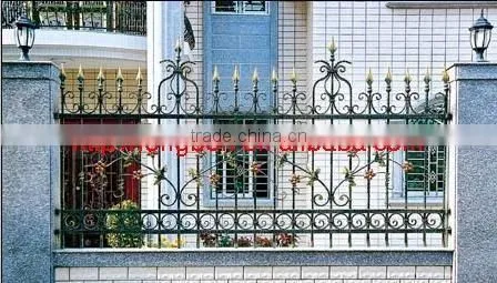 2015 Top-selling hand forged exterior iron fence
