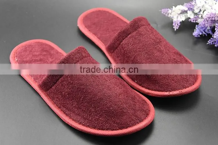 Non-Woven disposable hotel slipper customize embroidery slippers