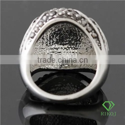 fashion retro black crystal 18k white gold ring