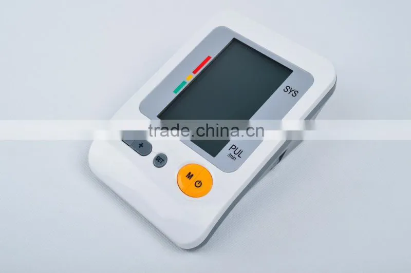 Digitl upper arm style blood pressure machine with carry bag