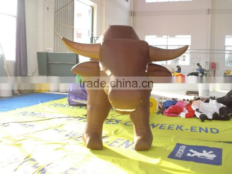Hot selling outdoor display inflatable cow for advertising