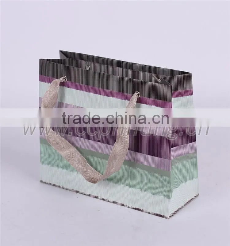 Exquisite small drawstring handle white paper gift bag