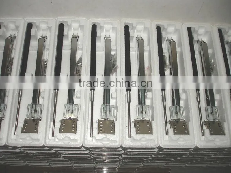 Automatic window opener for greenhouse