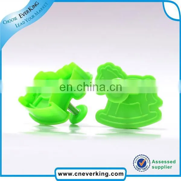 Custom Plastic Cute cake decorating plunger cookie cutter