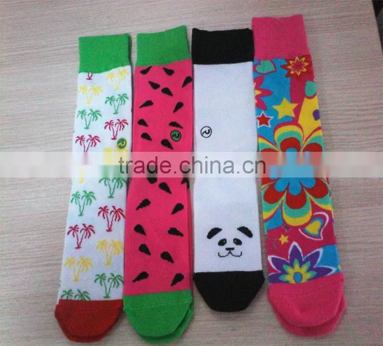 Good Look Customed Colorful Big Flowers Hot Sale In-Stock Socks Red Stripe Tube 100% Cotton Socks