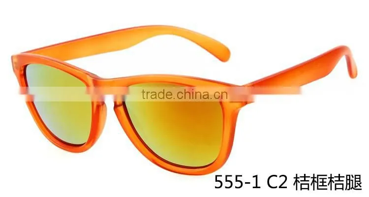 ADE WU cheap plastics sunglasses unisex with your logo STY555-1