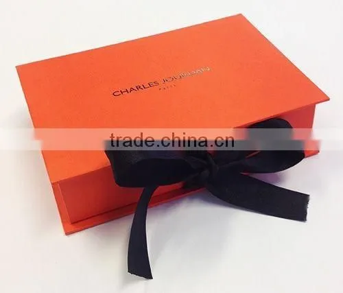 Custom Color Magnetic Foldable Cardboard Box With Black Ribbon
