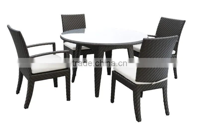 Elegant garden furniture rattan dining table and chair set (FT004+FC009)