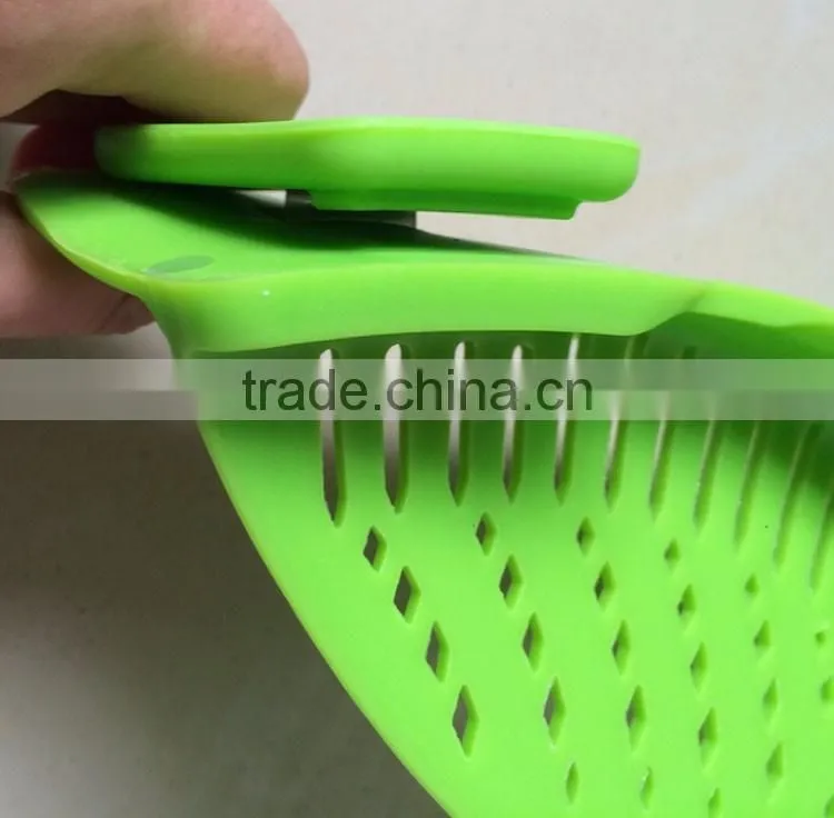 Snap 'n Strain Universal Strainer Colander