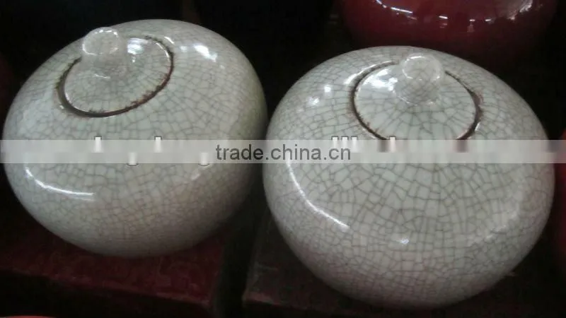Chinese antique elegant Red Porcelain Jar