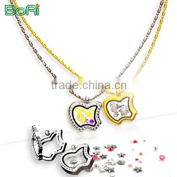 Fashionable floating locket