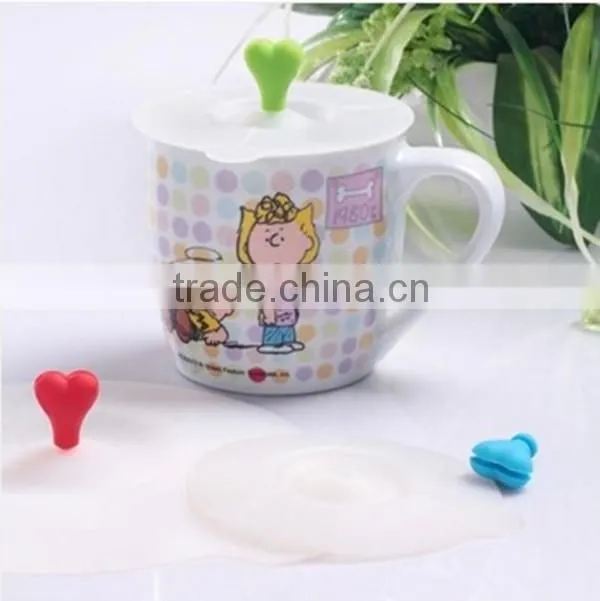 Novelty easy cleaning suction silicone universal cup lid