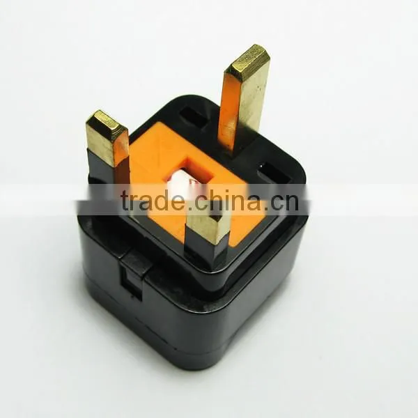 Top sale plug with socket type uae plug adapter travel adapter charger for electric products