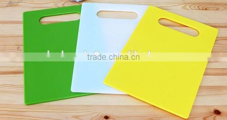 Newest FDA grade durable colorful non-slip plastic kitchen cutting board