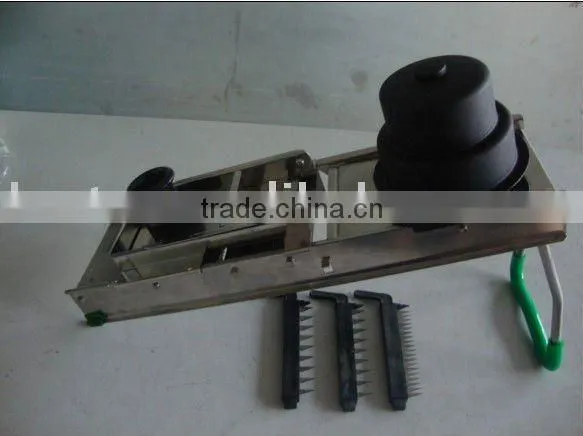 Manual spiral vegetable slicer
