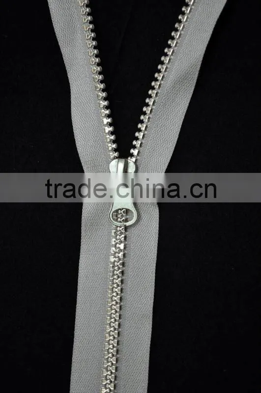 5# Plastic Zipper With Golden teeth A/L Zipper