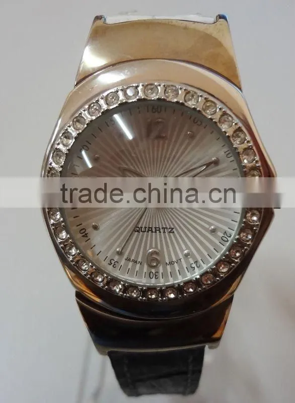 Japanese movement diamond watch with unique design and Japanese PC21S Movement.