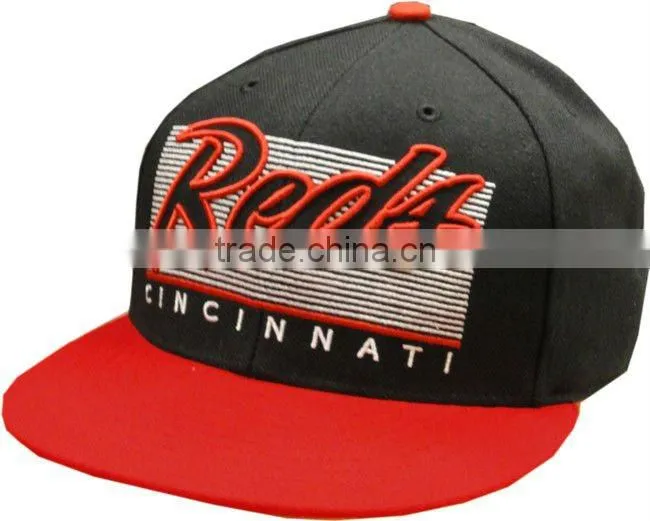 flat bill fitted baseball cap with contrasting piping string