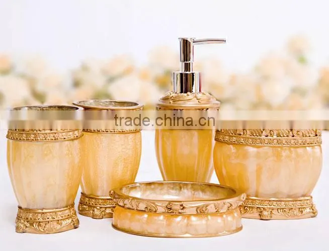 2016 New desigh Hot-sale plastic and metal bathroom set
