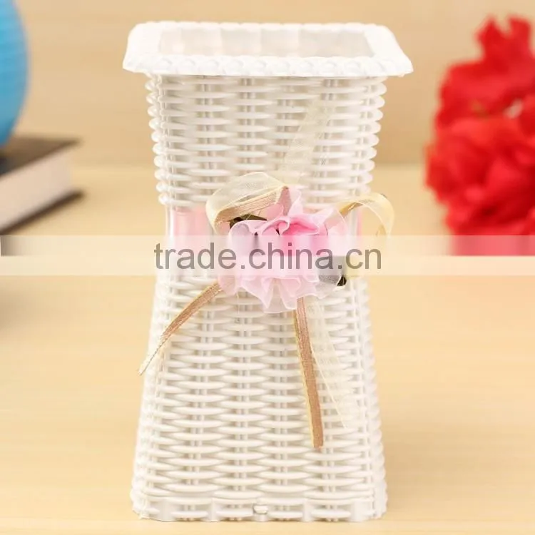 Cheap wicker handcraft acrylic small flower vases