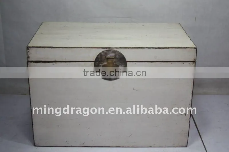 chinese antique red lacquered wooden trunk