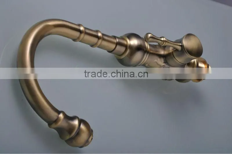 Modern Golden Kitchen FaucetQH1705