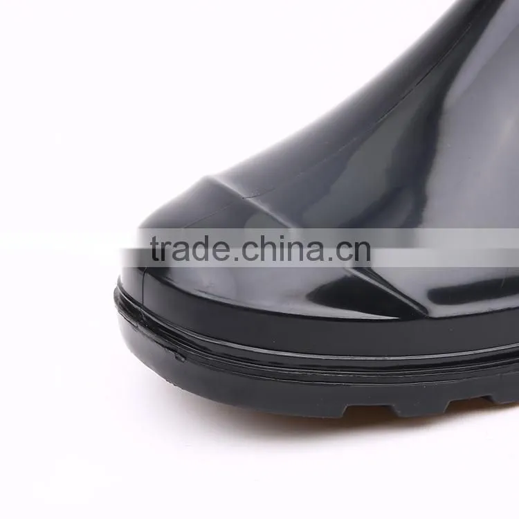 2016 Simple style cheap black pvc rain boots without steel toe, cheap plastic pvc rain boots