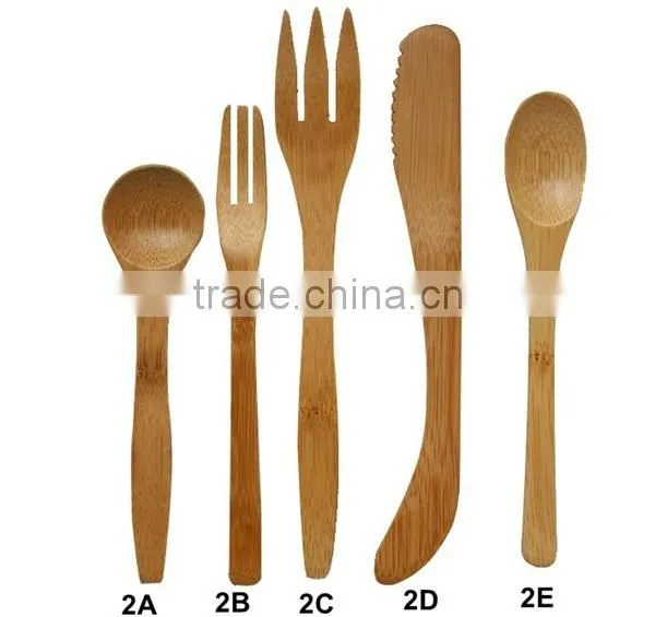 wooden spaghetti fork and spoon
