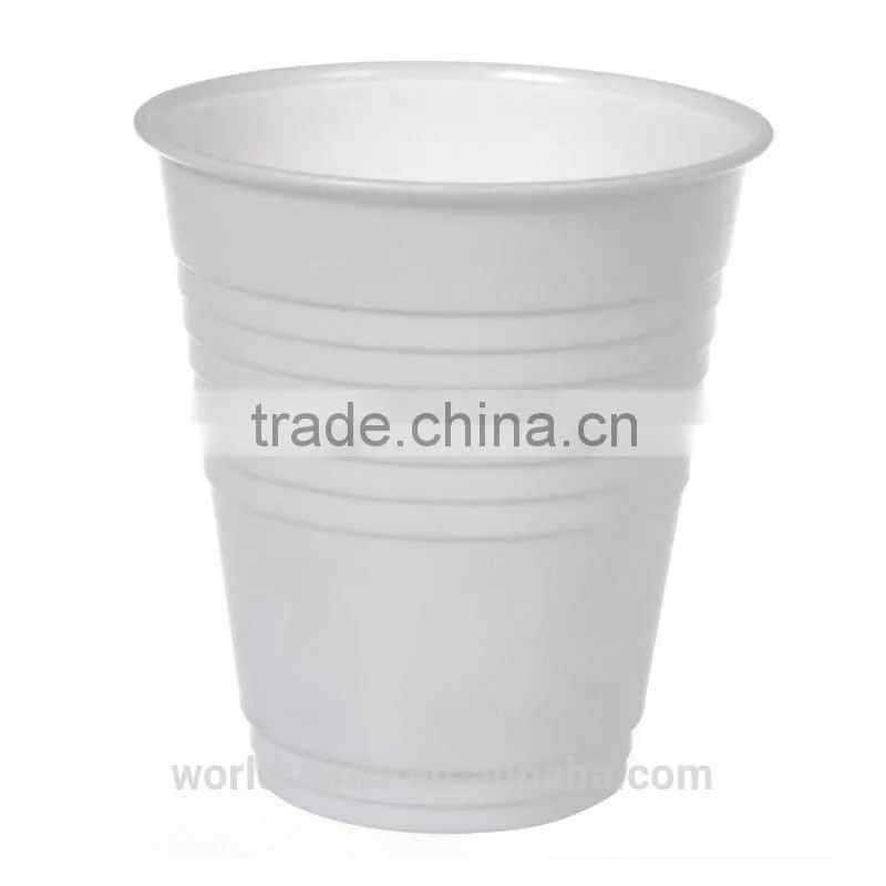 Green recycled and biodegradable disposable plastic measuring cups