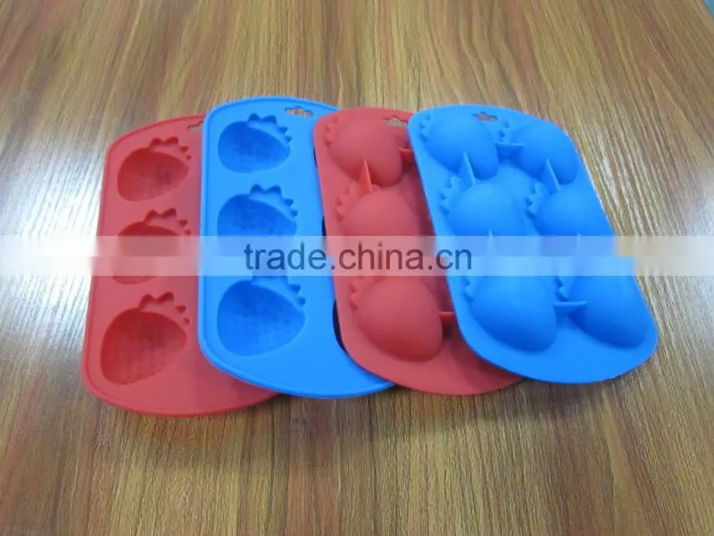 Lovely strawberry shaped silicone ice cube mould