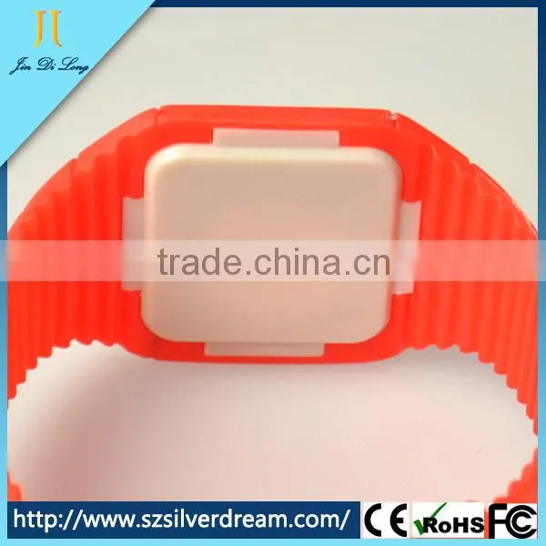 China vogue wholesale cheap custom beautiful silicone led watch