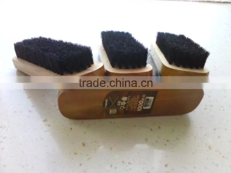 shoe cleaning brush with wooden handle