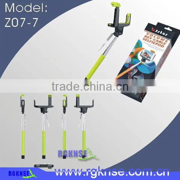 2015 fanshionable design cheap colorful charge free wire selfie stick 2015