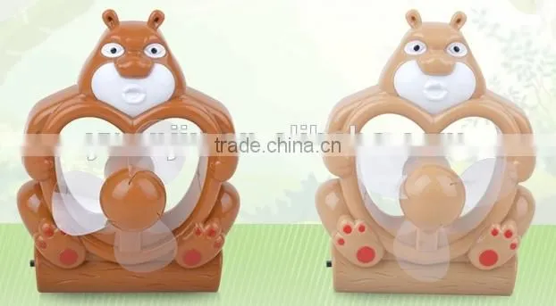 Supply fashion Creative Mini USB charging cartoon fan