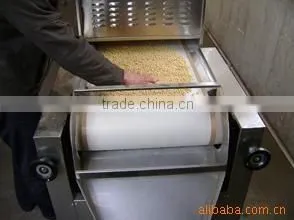 Tea leaf tunnel microwave drying machine