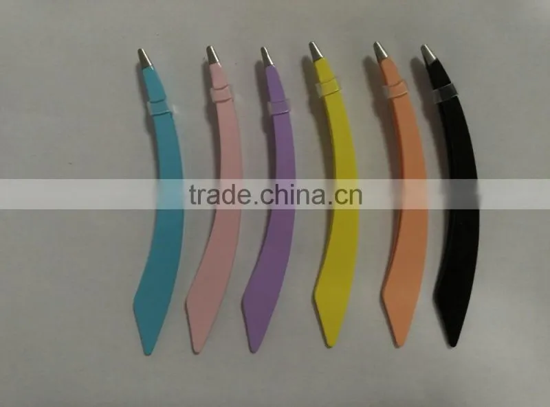 Rounded Tip Type and Eyebrow Use tweezers