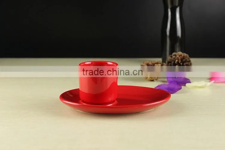 2017 chinese suppliers novelty design ceramic red cup and saucer