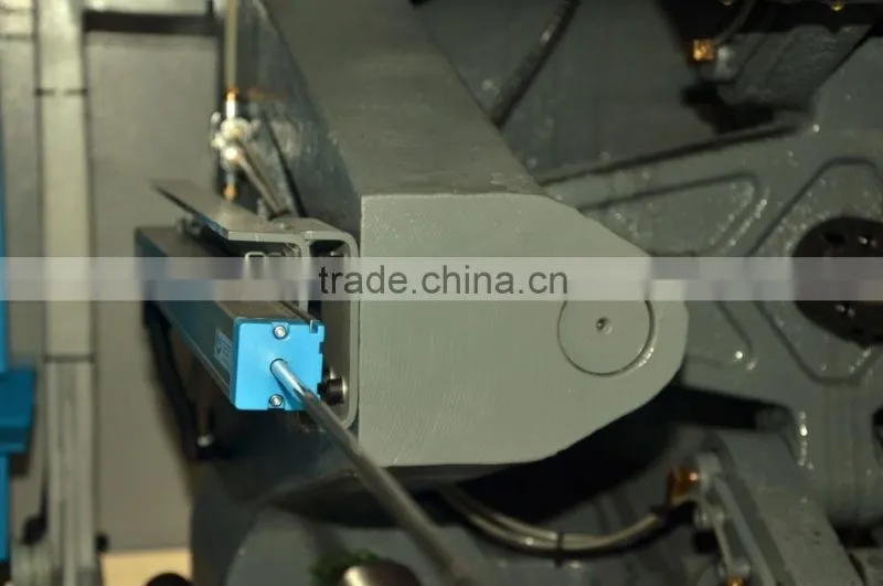 130Ton Precise Plastic Injection Molding Machine