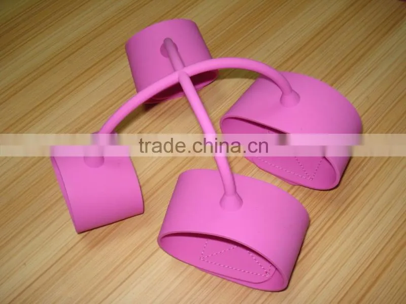2016 Food grade silicone black and sex toy handcuff for women and man