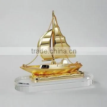3D engraved Zinc alloy sailboat model for meeting room decoration, metal crafts shipping corporation souvenir