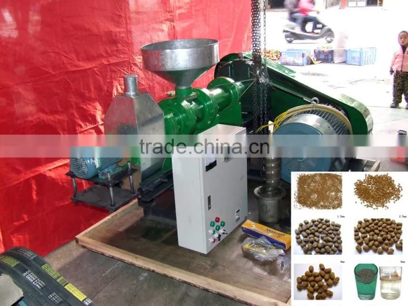 Sold worldwide in stock chicken feed pellet machine