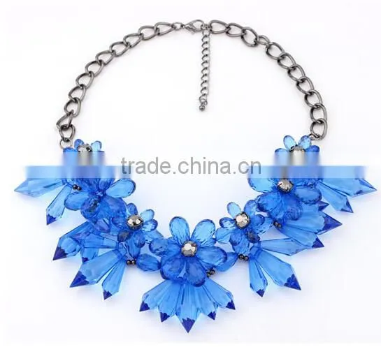 2015 hot fashion designs crystal necklace