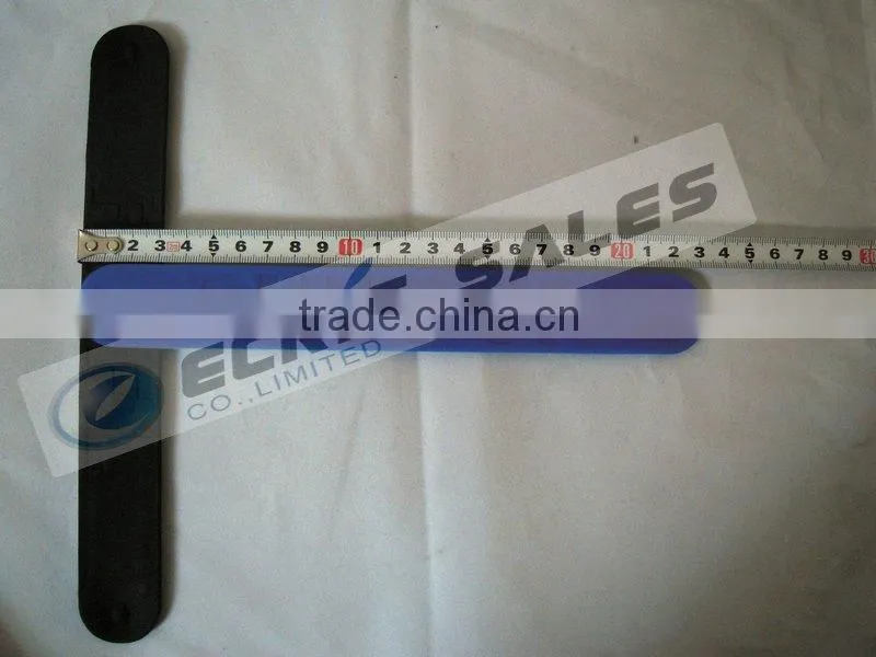 debossed silicone bracelet with metal