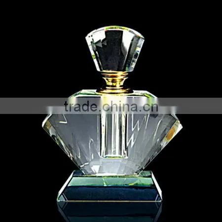 2016 Pujiang factory delicate design crystal perfume bottle