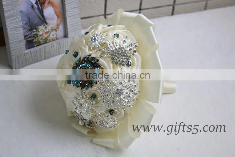 Elegant bridal bouquet with brooch