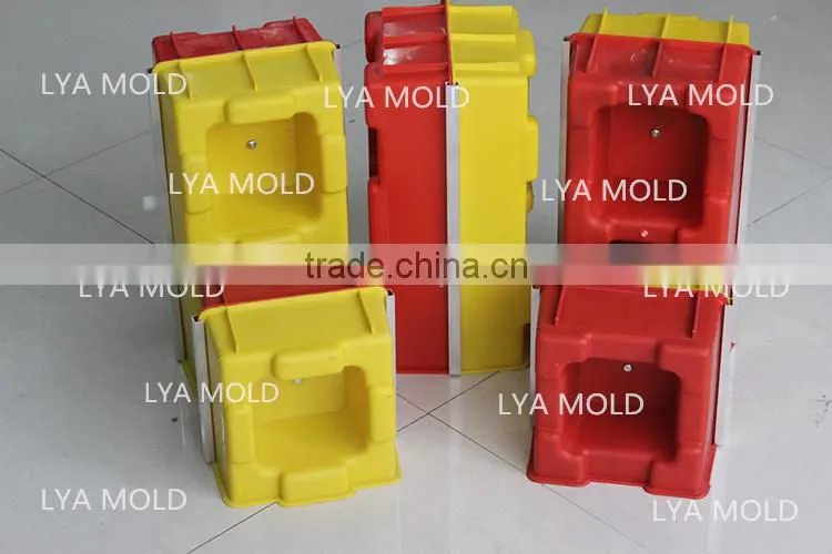 interlocking block moulds interlock two hollow mold