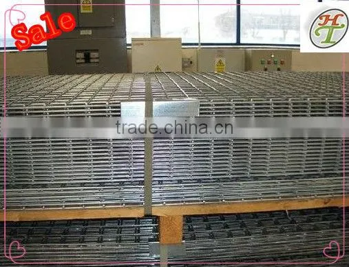 3.00mm diameter 50 by 200mm mesh size Galvanized PVC finish welded mesh fence panel